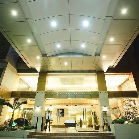 Big 8 Corporate Hotel Tagum Екстериор снимка