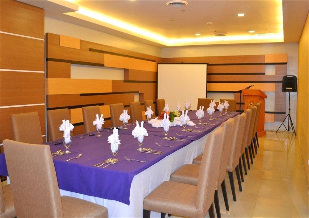 Big 8 Corporate Hotel Tagum Екстериор снимка