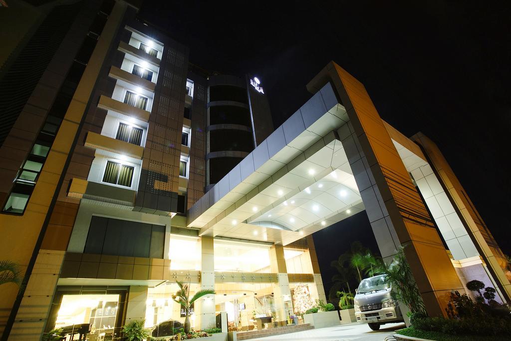 Big 8 Corporate Hotel Tagum Екстериор снимка