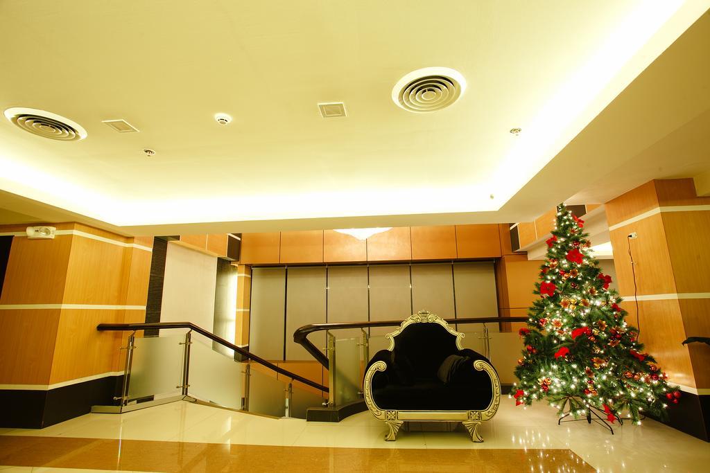 Big 8 Corporate Hotel Tagum Екстериор снимка