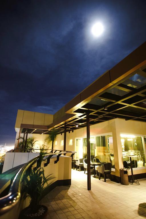 Big 8 Corporate Hotel Tagum Екстериор снимка