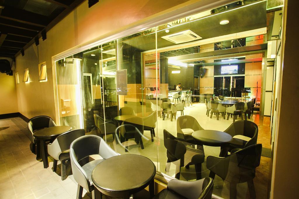 Big 8 Corporate Hotel Tagum Екстериор снимка