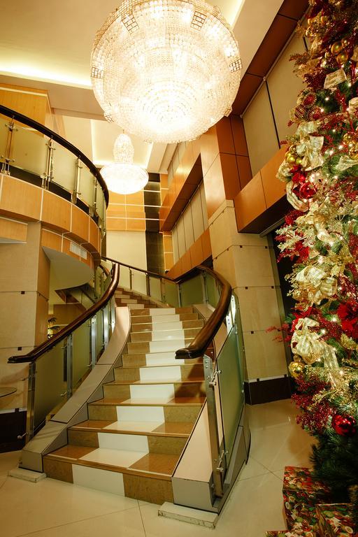 Big 8 Corporate Hotel Tagum Екстериор снимка
