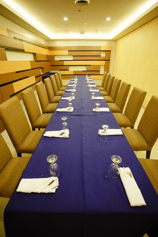 Big 8 Corporate Hotel Tagum Екстериор снимка