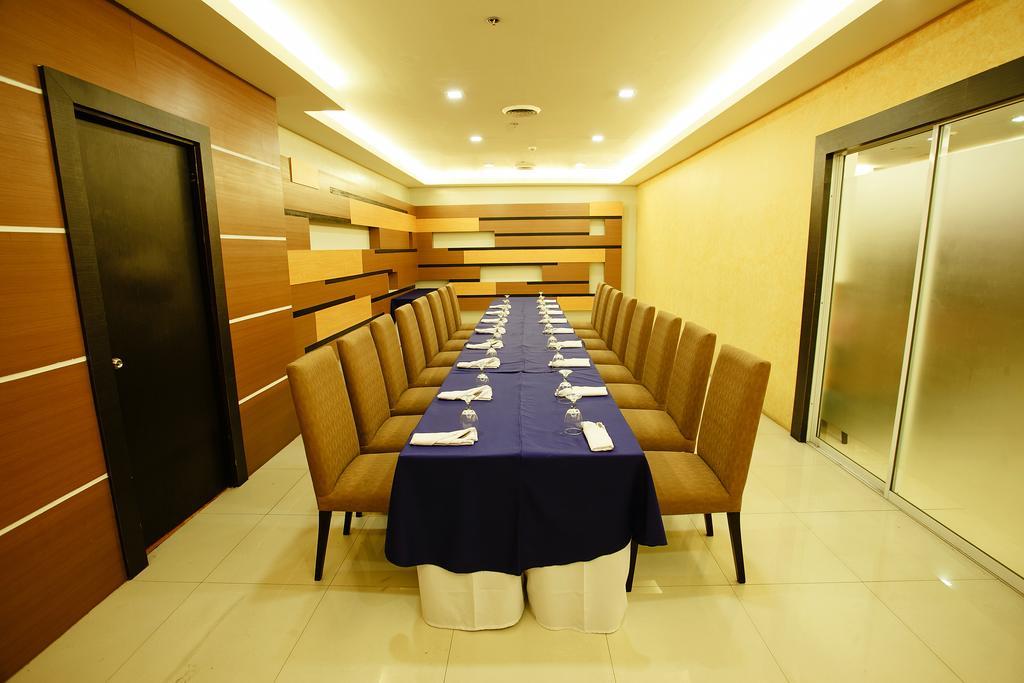 Big 8 Corporate Hotel Tagum Екстериор снимка