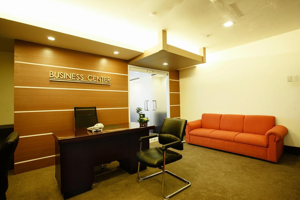 Big 8 Corporate Hotel Tagum Екстериор снимка