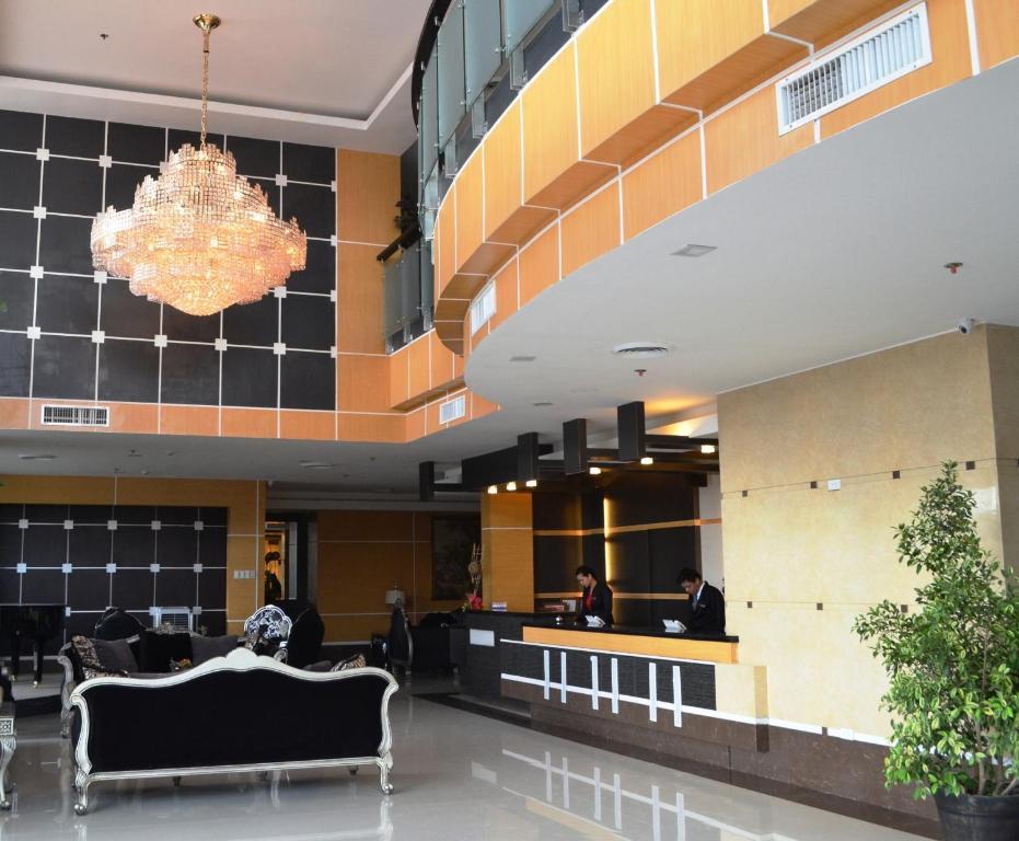 Big 8 Corporate Hotel Tagum Екстериор снимка