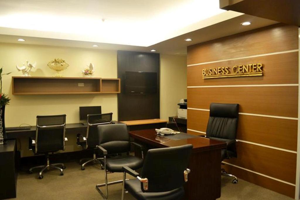 Big 8 Corporate Hotel Tagum Екстериор снимка