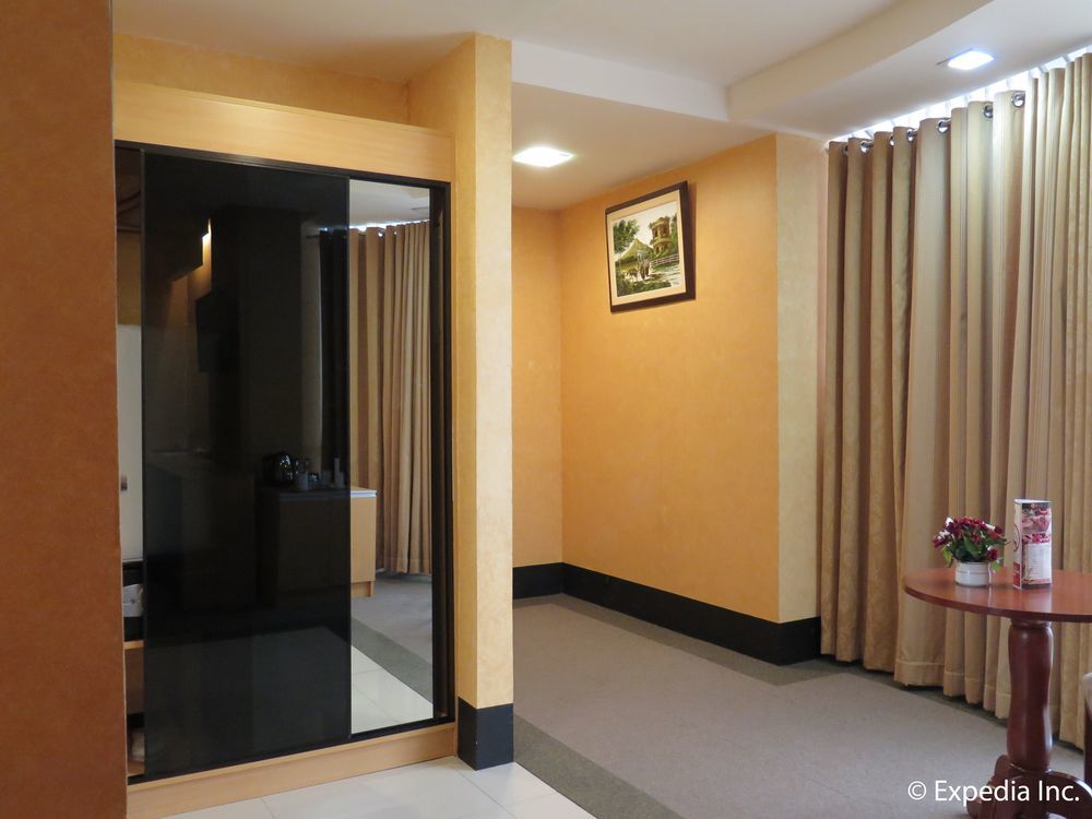 Big 8 Corporate Hotel Tagum Екстериор снимка