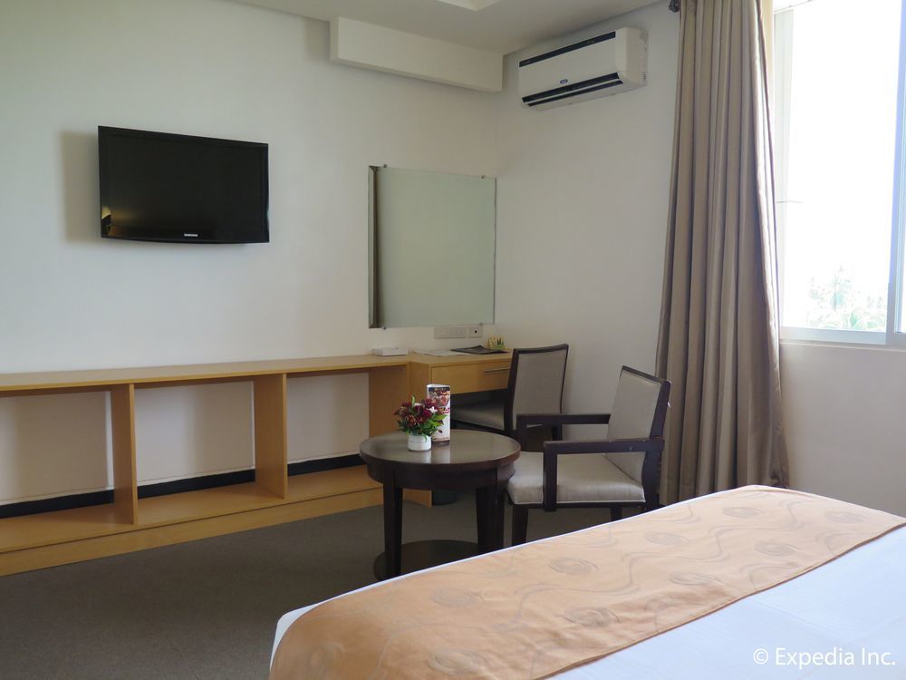 Big 8 Corporate Hotel Tagum Екстериор снимка