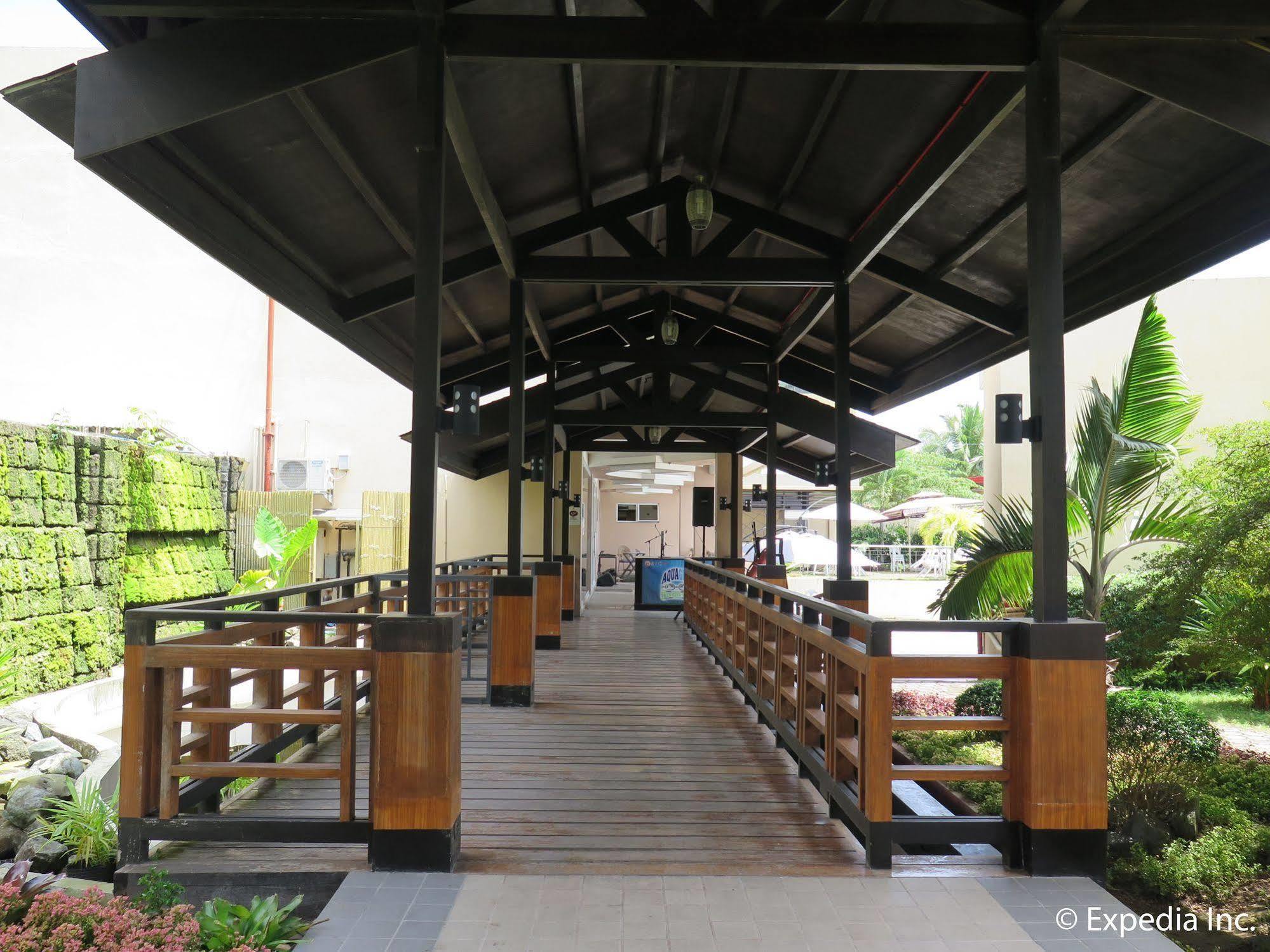 Big 8 Corporate Hotel Tagum Екстериор снимка