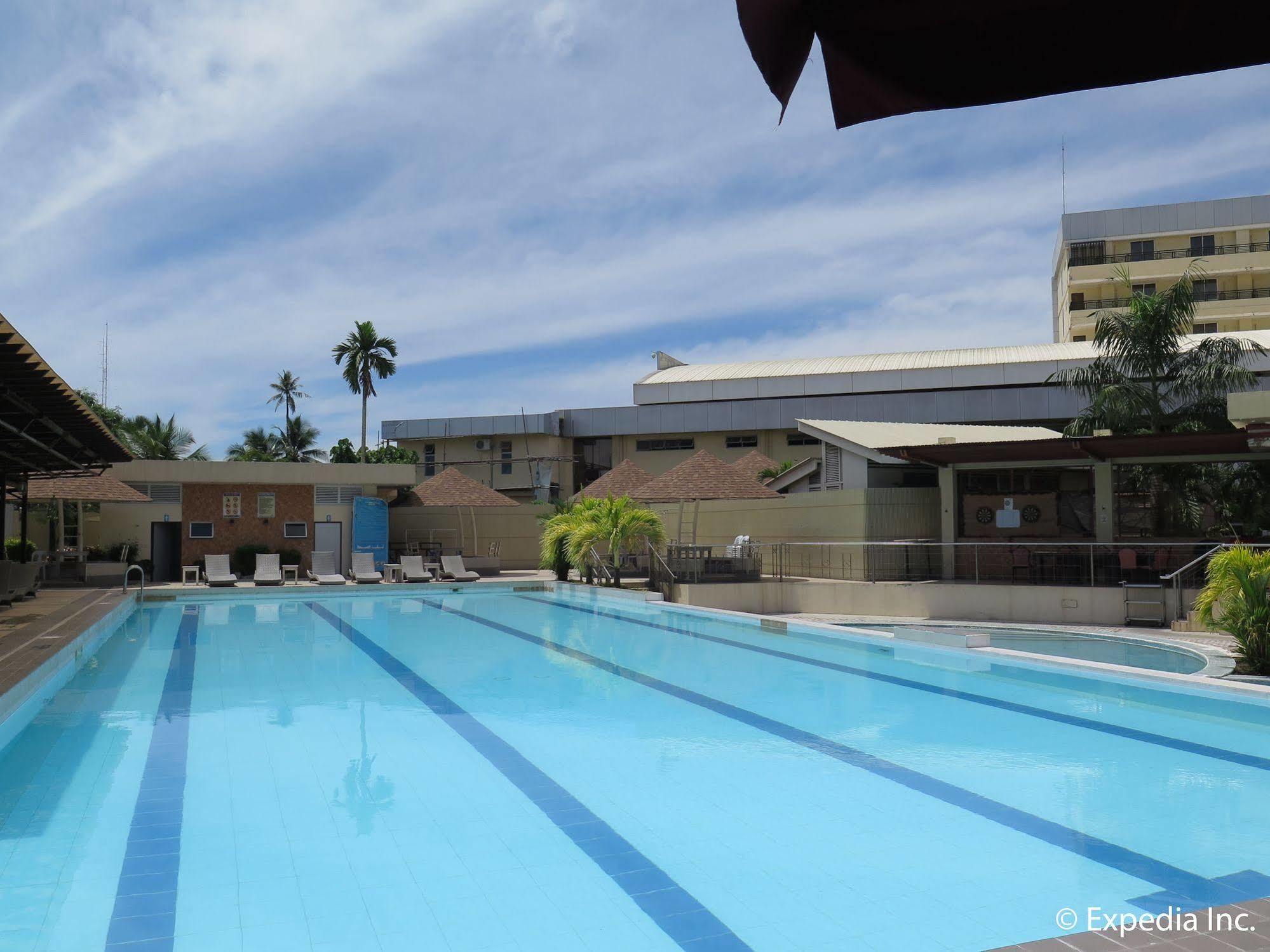 Big 8 Corporate Hotel Tagum Екстериор снимка