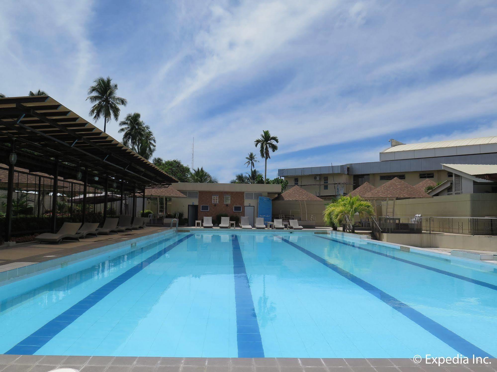 Big 8 Corporate Hotel Tagum Екстериор снимка