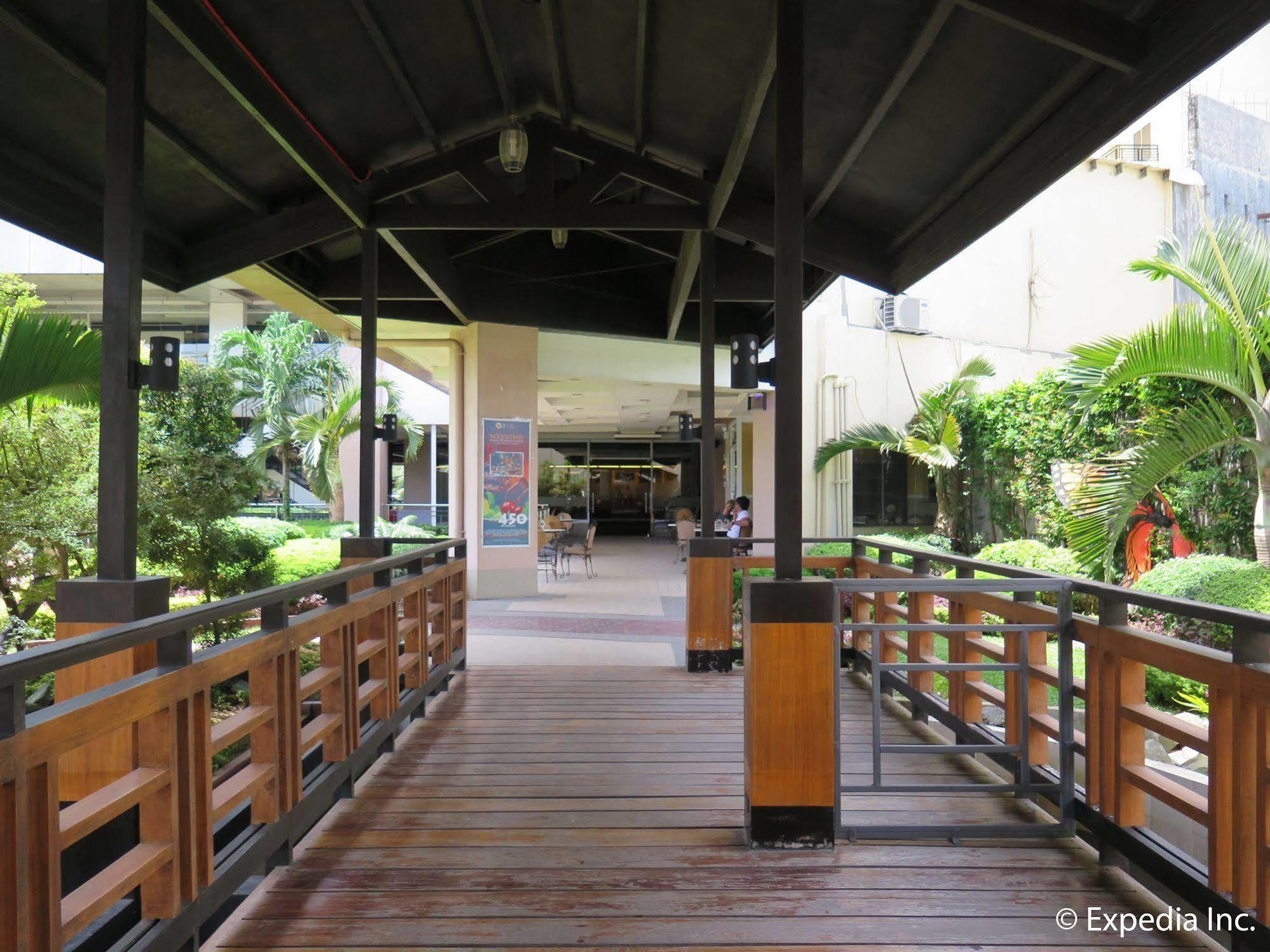 Big 8 Corporate Hotel Tagum Екстериор снимка