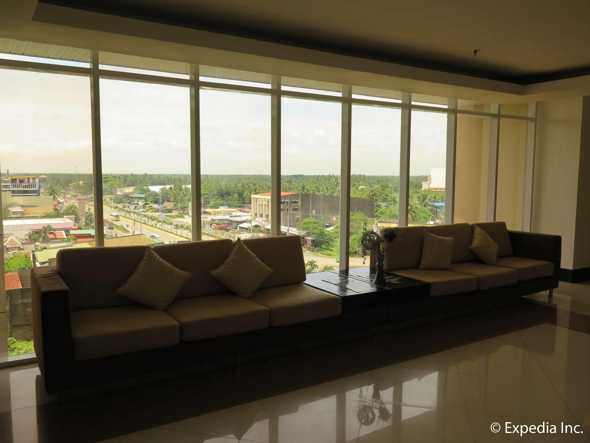 Big 8 Corporate Hotel Tagum Екстериор снимка