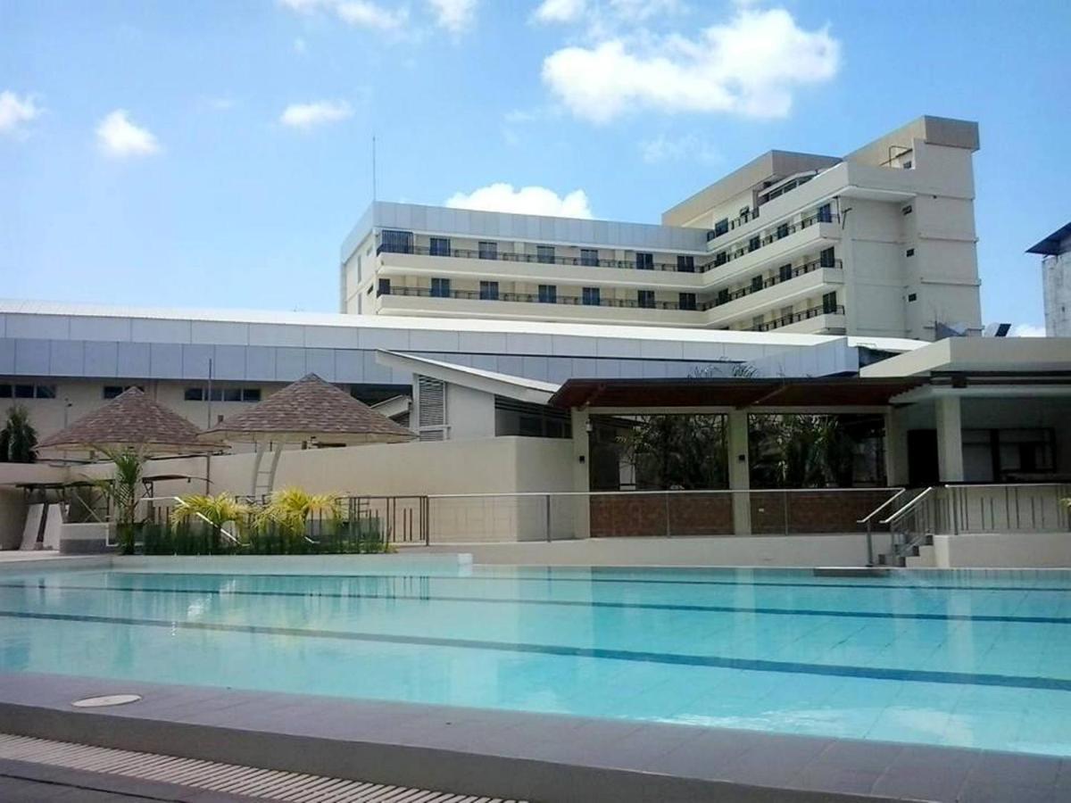 Big 8 Corporate Hotel Tagum Екстериор снимка